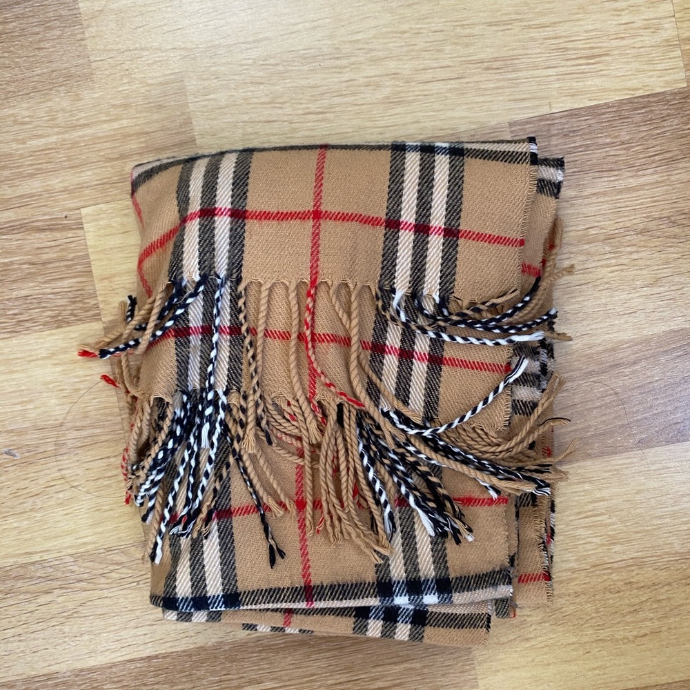 Tartan scarf (Burberry-esque)